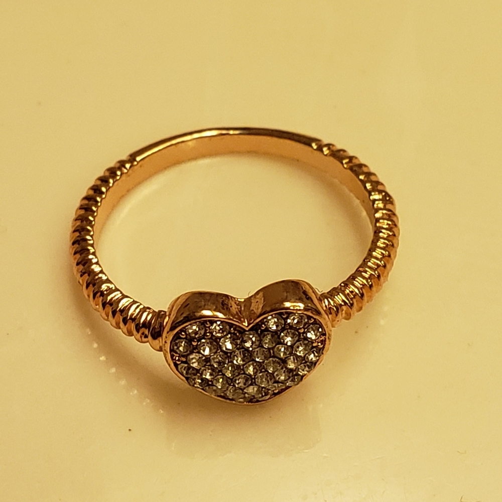 Juicy couture heart ring